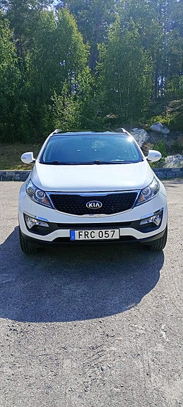 Kia Sportage 2 of 8
