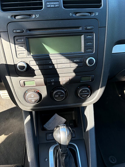 Volkswagen Golf V 8 of 8
