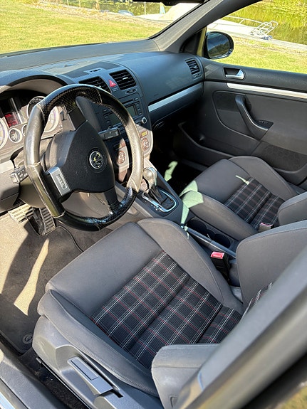 Volkswagen Golf V 5 of 8