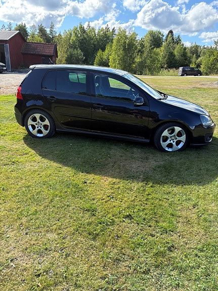 Volkswagen Golf V 4 of 8