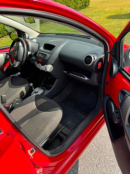 Toyota Aygo 8 of 10