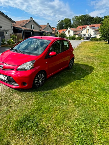 Toyota Aygo 2 of 10