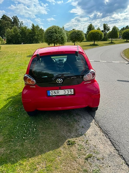 Toyota Aygo 3 of 10