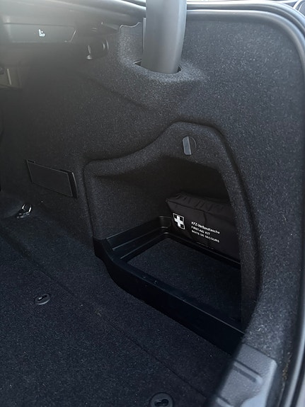 BMW 330d 16 of 17
