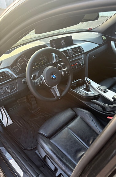 BMW 330d 8 of 17