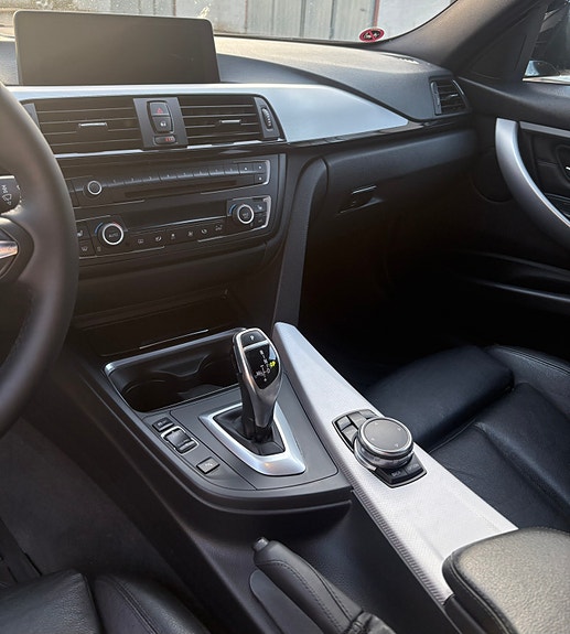 BMW 330d 9 of 17