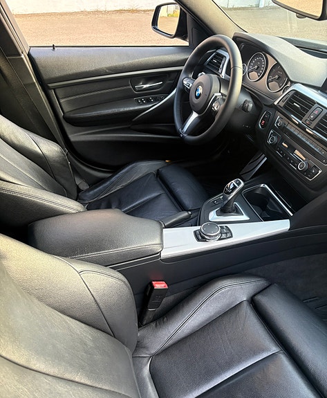BMW 330d 10 of 17
