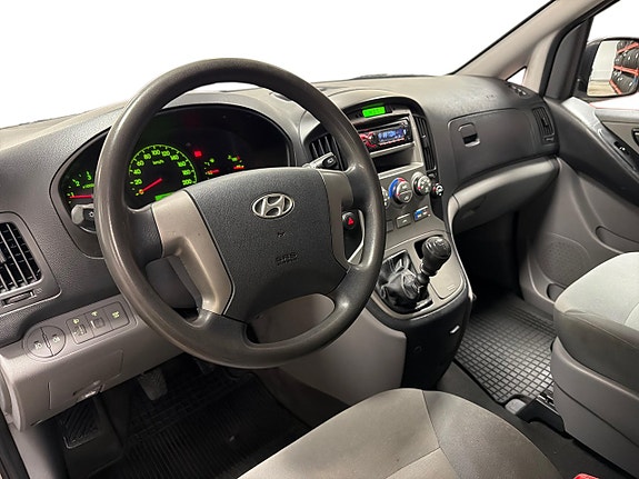 Hyundai H-1 8 of 23