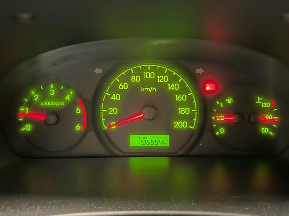 Hyundai H-1 13 of 23