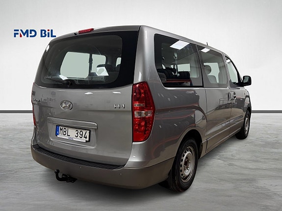 Hyundai H-1 4 of 23