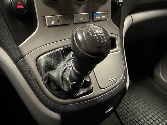 Hyundai H-1 16 of 23