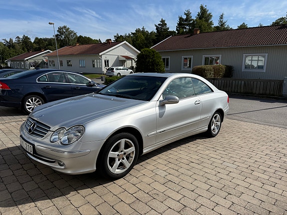 Mercedes-Benz CLK320 6 of 11