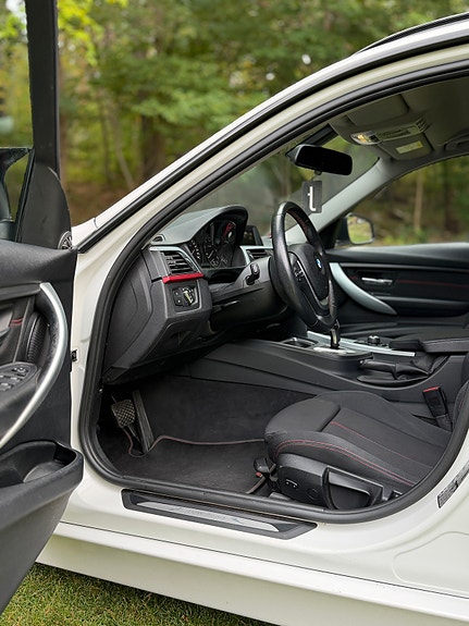 BMW 320d 8 of 15