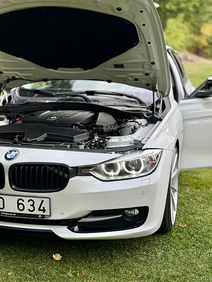 BMW 320d 12 of 15
