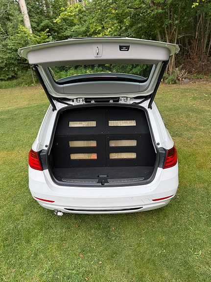 BMW 320d 14 of 15