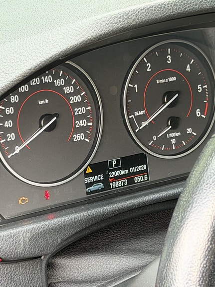 BMW 320d 9 of 15