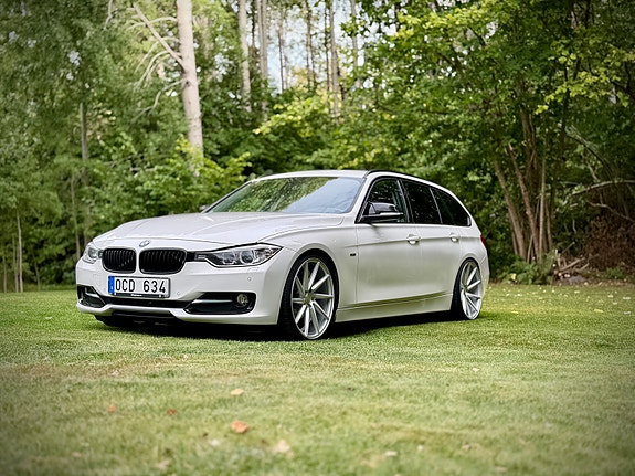 BMW 320d 2 of 15