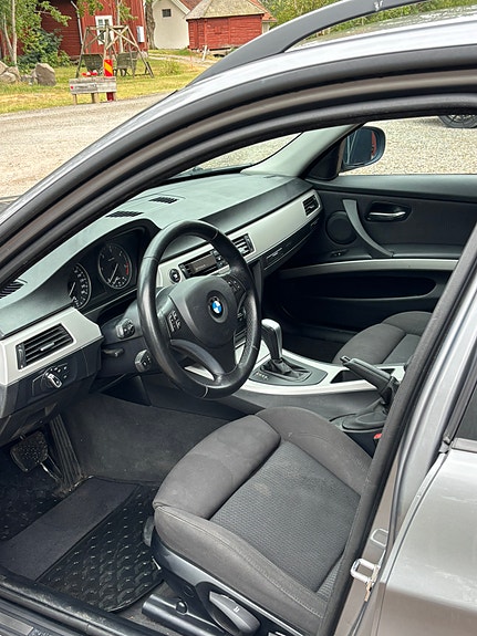 BMW 320d 5 of 5