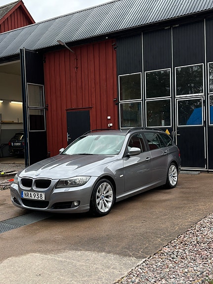 BMW 320d 2 of 5