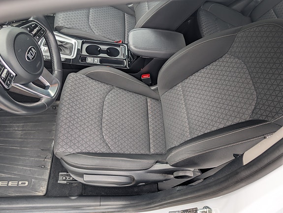 Kia Ceed 7 of 11