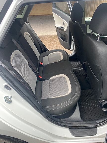 Kia Ceed 10 of 18