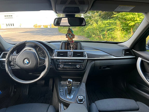 BMW 320d 5 of 6