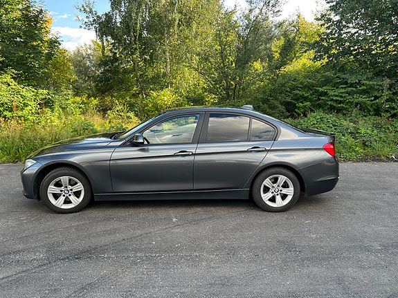 BMW 320d 2 of 6