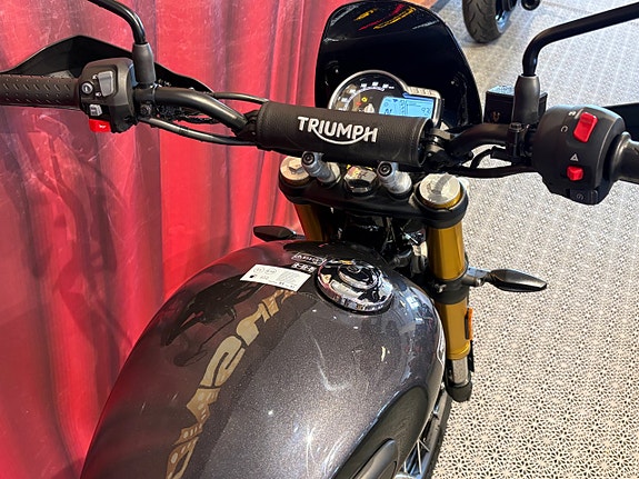 Triumph SCRAMBLER 400 XC 6 of 15