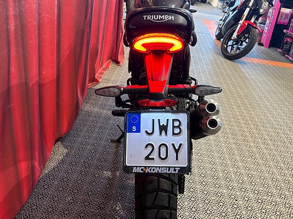 Triumph SCRAMBLER 400 XC 8 of 15