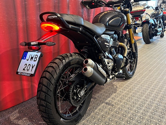 Triumph SCRAMBLER 400 XC 7 of 15