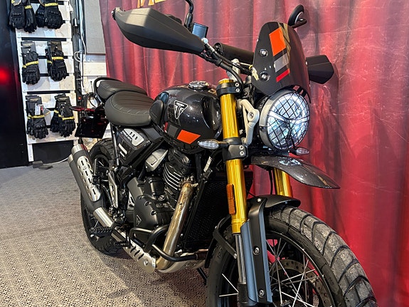 Triumph SCRAMBLER 400 XC 2 of 15