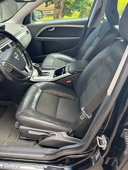 Volvo V70 5 of 7