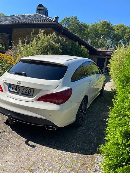 Mercedes-Benz CLA250 4 of 12