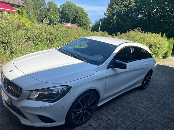 Mercedes-Benz CLA250 3 of 12