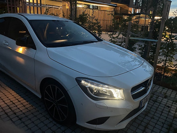 Mercedes-Benz CLA250 11 of 12