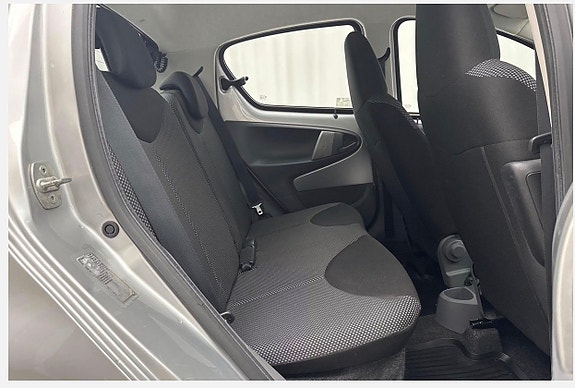 Toyota Aygo 4 of 6