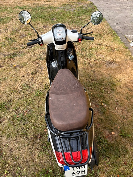 Motocr Scooter 4 of 6