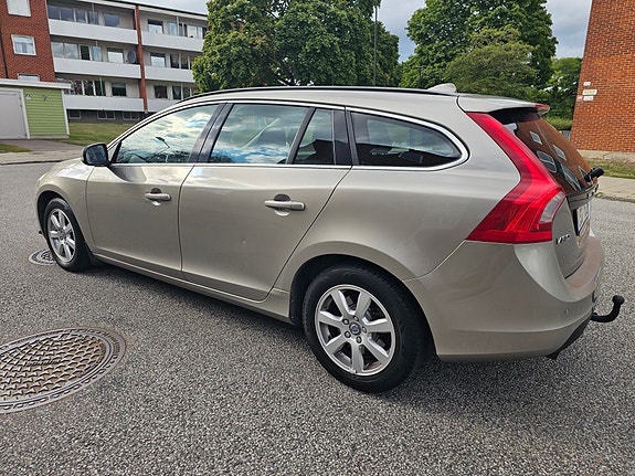 Volvo V60 3 of 6