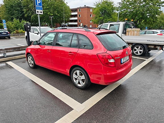 Skoda Fabia 2 of 9
