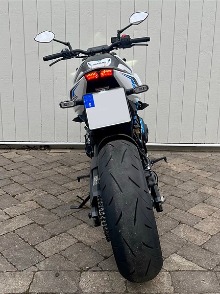 Suzuki GSX-8S Sports Pack 5 of 15