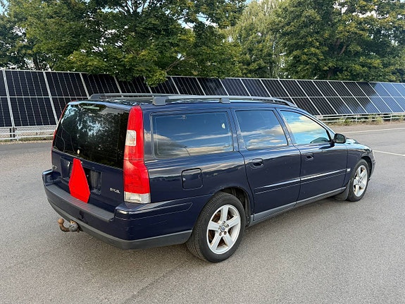Volvo V70 5 of 7