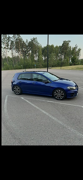 Volkswagen Golf VII 2 of 8