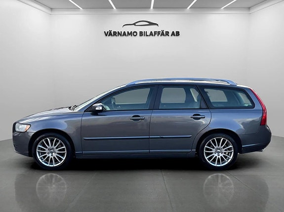Volvo V50 2 of 20