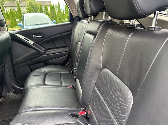 Nissan Murano 8 of 16