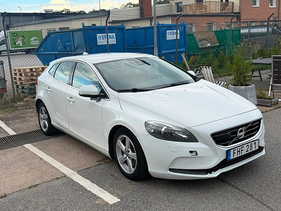 Volvo V40 3 of 6