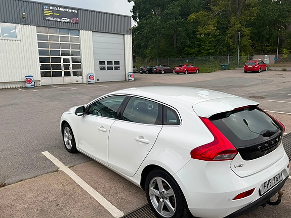 Volvo V40 4 of 6