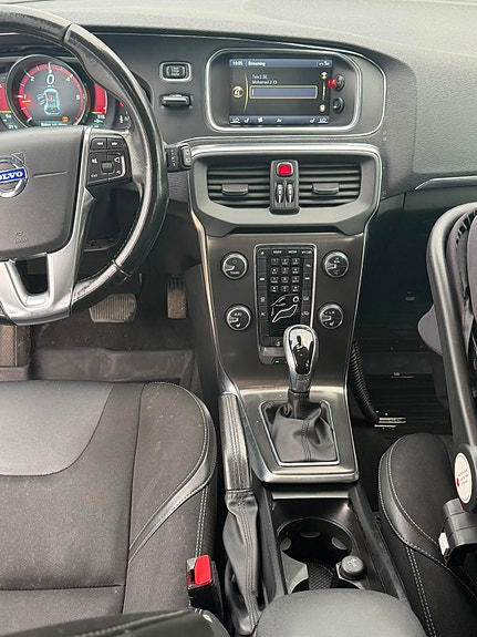 Volvo V40 6 of 6