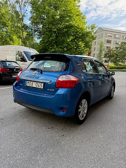 Toyota Auris 4 of 13