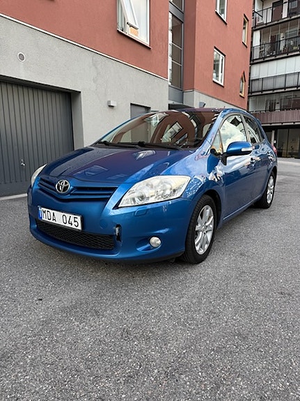 Toyota Auris 9 of 13
