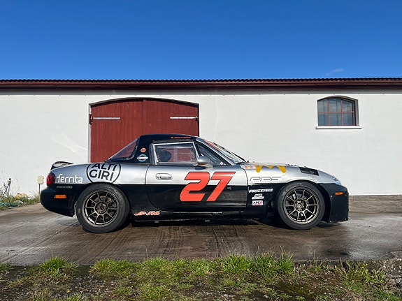 Mazda MX-5 5 of 8